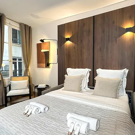 Unique At The Bourse Apartment