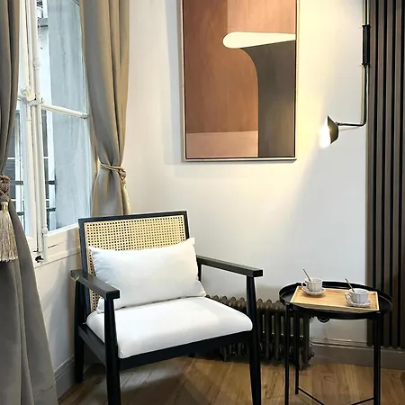 Unique At The Bourse Apartment *