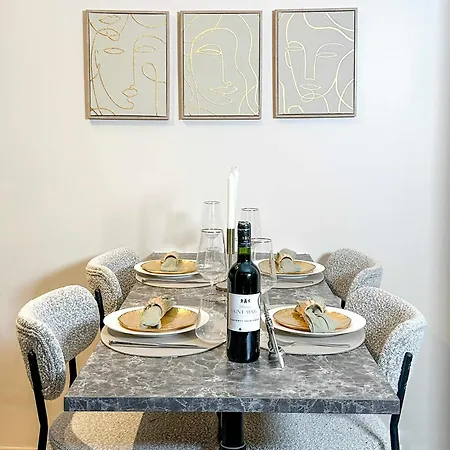Unique At The Bourse Apartment *